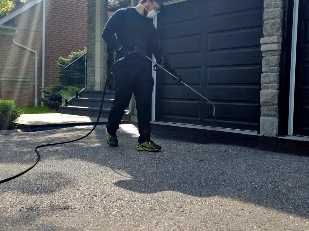 No Limit Sealing - Affordable Driveway Sealing, Interlock Sealing, Garage Ramp Installation, Driveway Extension, Crack Filling, Driveway Painting and Asphalt Maintenance in Vaughan, Richmond Hill, Maple, Markham, Woodbridge, Aurora - Driveway Sealing