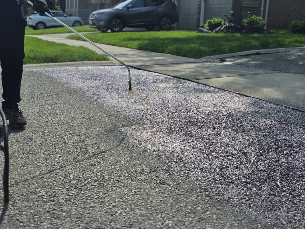 No Limit Sealing - Affordable Driveway Sealing, Interlock Sealing, Garage Ramp Installation, Driveway Extension, Crack Filling, Driveway Painting and Asphalt Maintenance in Vaughan, Richmond Hill, Maple, Markham, Woodbridge, Aurora - interlock sealing and repair - asphalt sealing