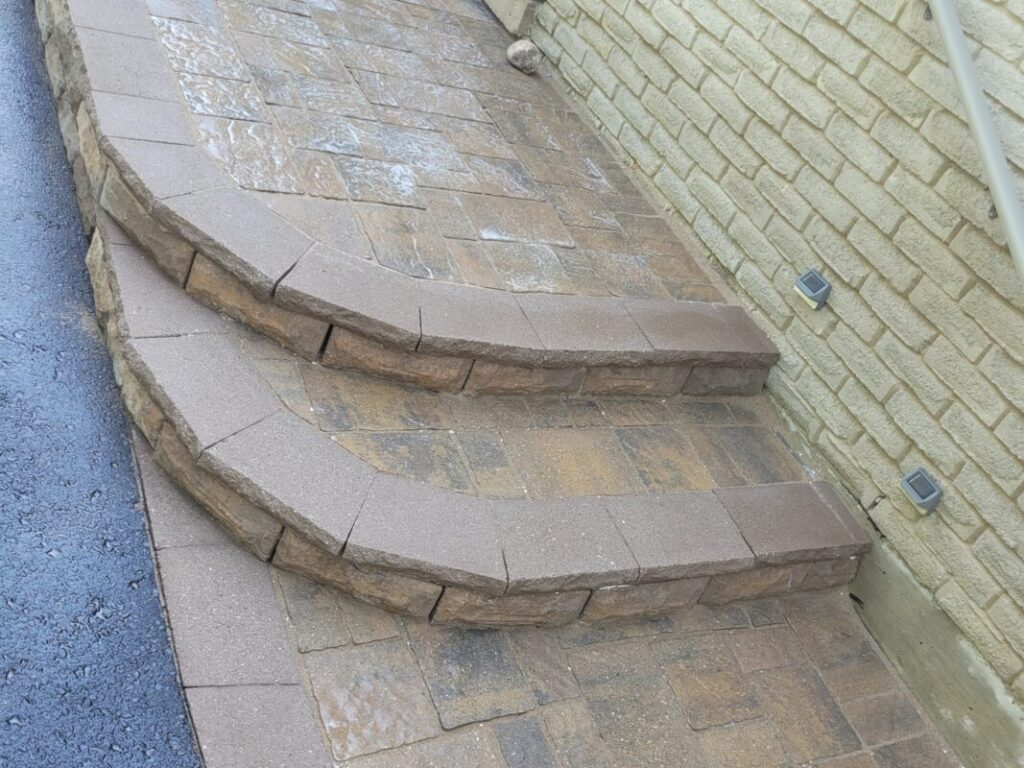 No Limit Sealing - Affordable Driveway Sealing, Interlock Sealing, Garage Ramp Installation, Driveway Extension, Crack Filling, Driveway Painting and Asphalt Maintenance in Vaughan, Richmond Hill, Maple, Markham, Woodbridge, Aurora - interlock sealing and repair