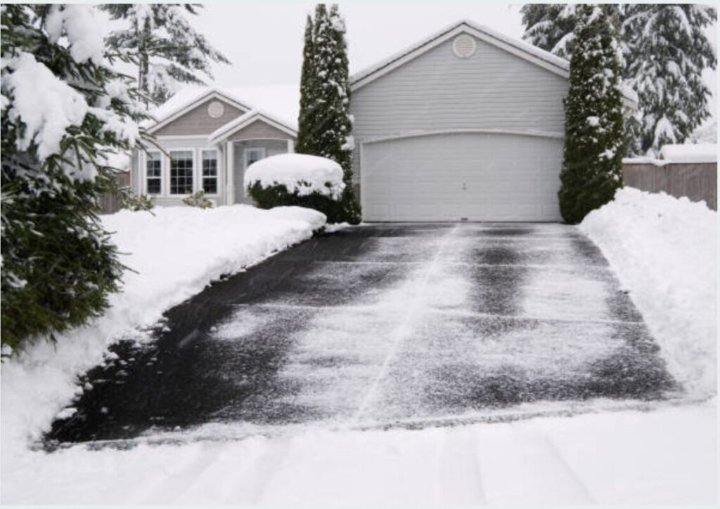 No Limit Sealing - Affordable Driveway Sealing, Interlock Sealing, Garage Ramp Installation, Driveway Extension, Crack Filling, Driveway Painting and Asphalt Maintenance in Vaughan, Richmond Hill, Maple, Markham, Woodbridge, Aurora - interlock sealing and repair - driveway maintenance