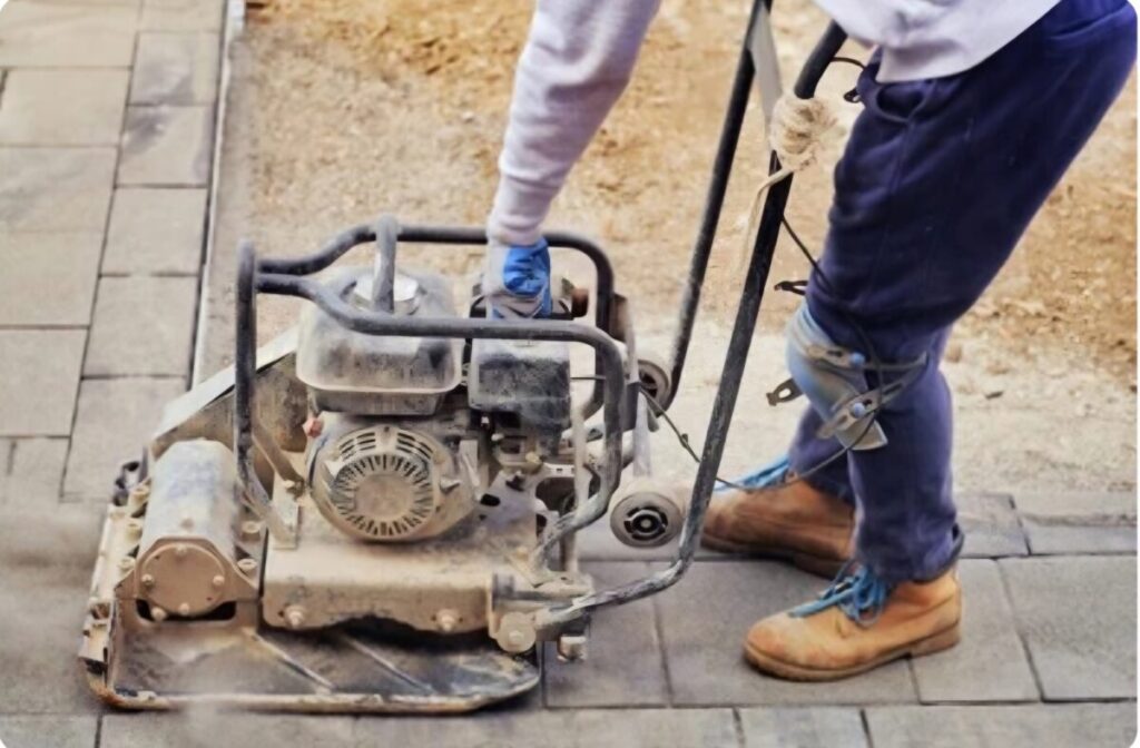 No Limit Sealing - Affordable Driveway Sealing, Interlock Sealing, Garage Ramp Installation, Driveway Extension, Crack Filling, Driveway Painting and Asphalt Maintenance in Vaughan, Richmond Hill, Maple, Markham, Woodbridge, Aurora - interlock sealing and repair
