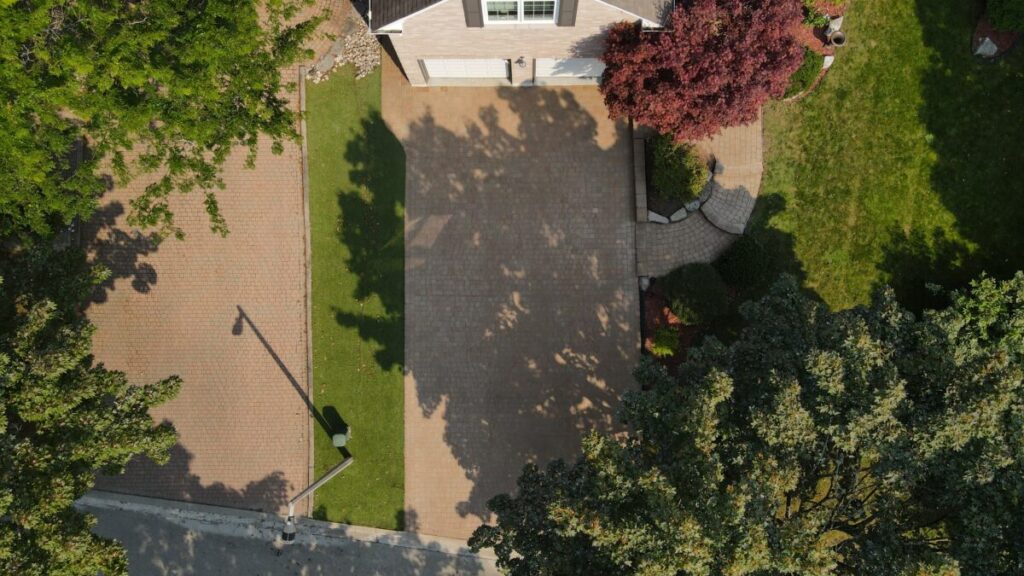 Interlock Driveway Sealing and Repair from No Limit Sealing - Affordable Driveway Sealing, Interlock Sealing, Garage Ramp Installation, Driveway Extension, Crack Filling, Driveway Painting and Asphalt Maintenance in Toronto, Vaughan, Richmond Hill, Maple, Markham, Woodbridge, Aurora, King City, Newmarket and GTA - No Limit Sealing Interlock Driveway Sealing and Repair from No Limit Sealing