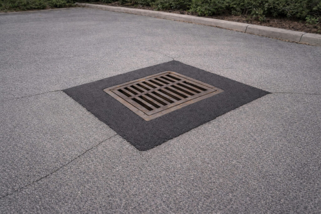 No Limit Sealing - Affordable Driveway Sealing, Interlock Sealing, Garage Ramp Installation, Driveway Extension, Crack Filling, Driveway Painting and Asphalt Maintenance in Vaughan, Richmond Hill, Maple, Markham, Woodbridge, Aurora - driveway sealing - Catch Basin Repair Services